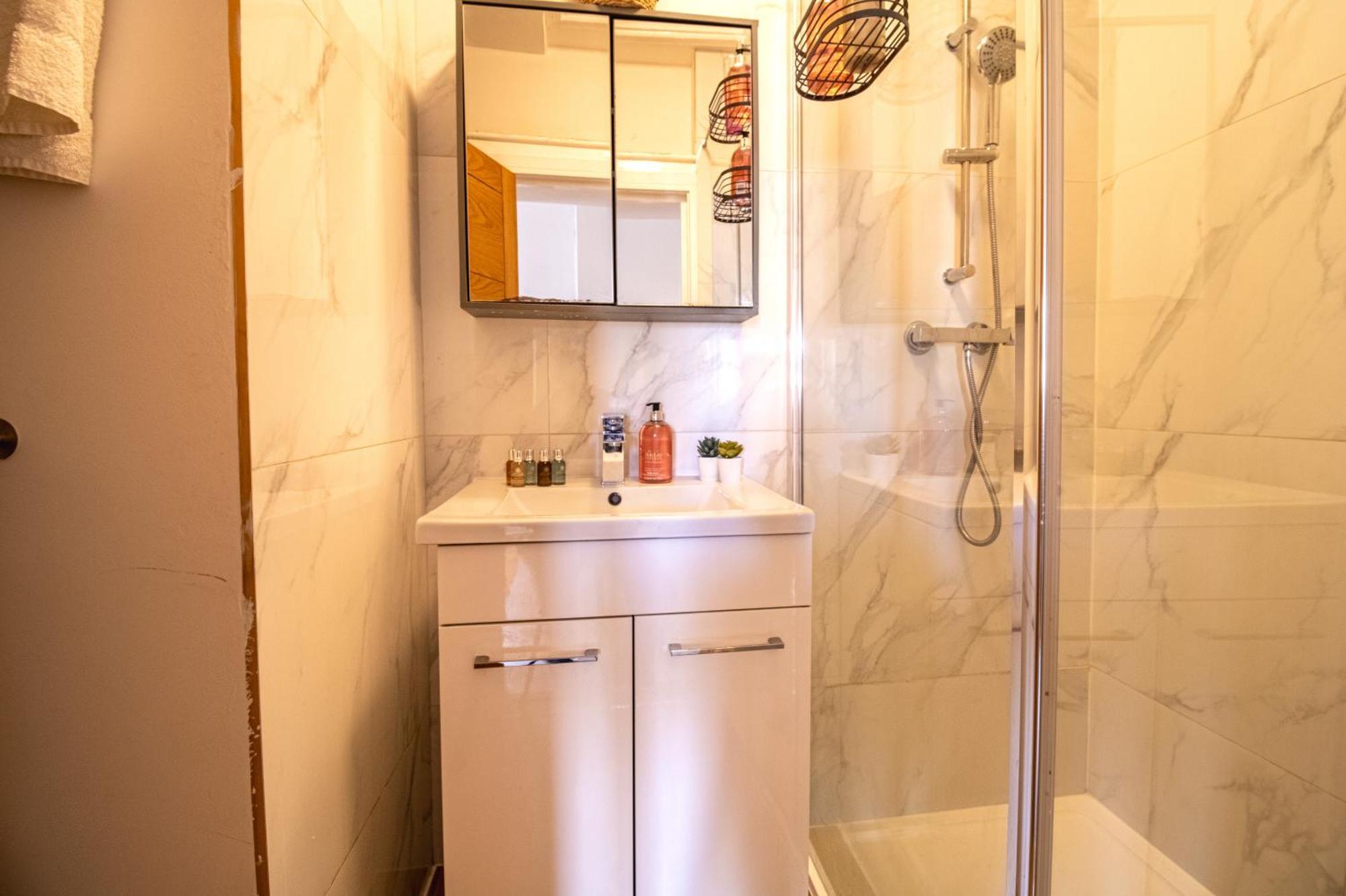 Spacious Studio Apartment On Oxford Street 9Gc Londra Exterior foto